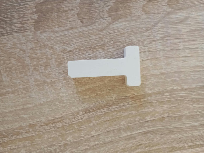 Lettre T en plâtre à peindre