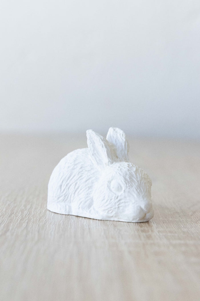 Petit lapin en plâtre à peindre