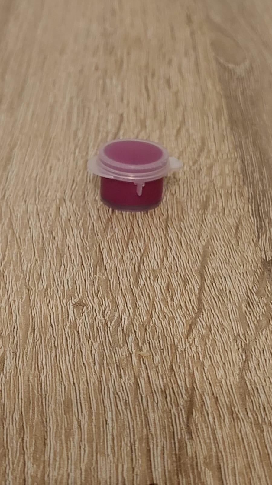 MAGENTA