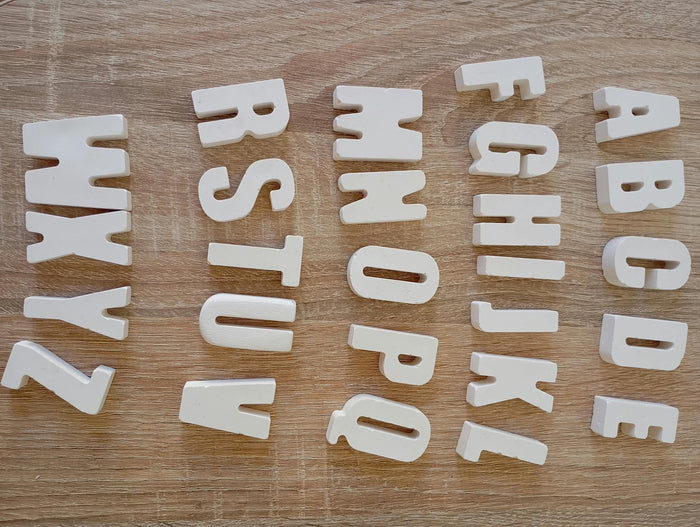 Alphabet en plâtre à peindre