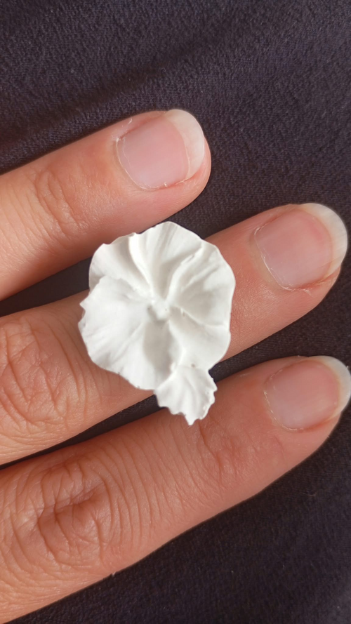 Bague enfant ajustable fleur exotique en plâtre à peindre - vue de face