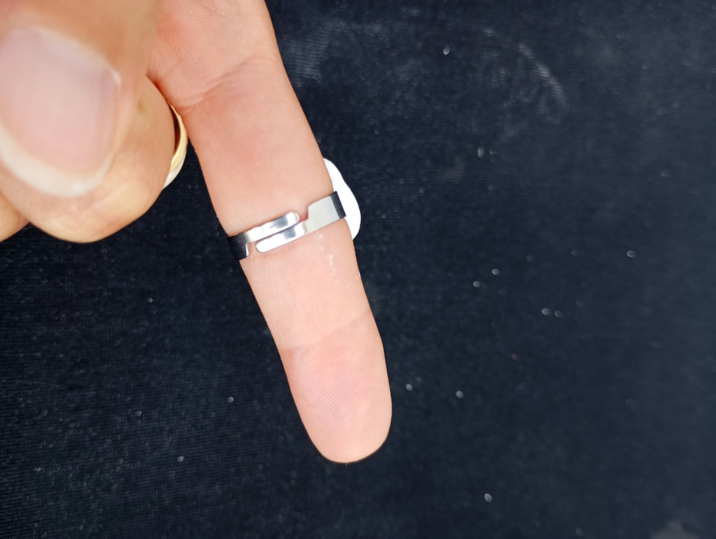 Bague enfant ajustable fleur en plâtre à peindre - vue de la structure