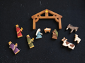 Crèche de Noël peinte - exemple de décoration