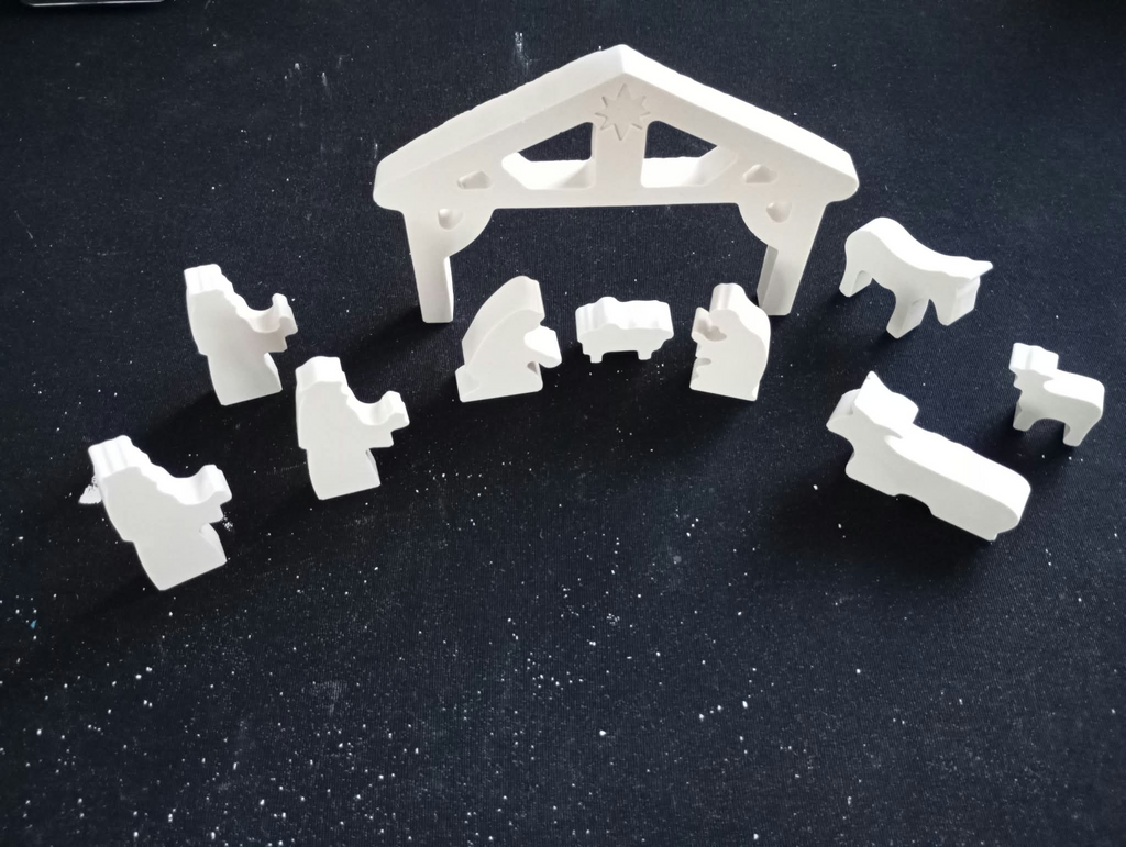 Crèche de Noël en plâtre blanc à peindre