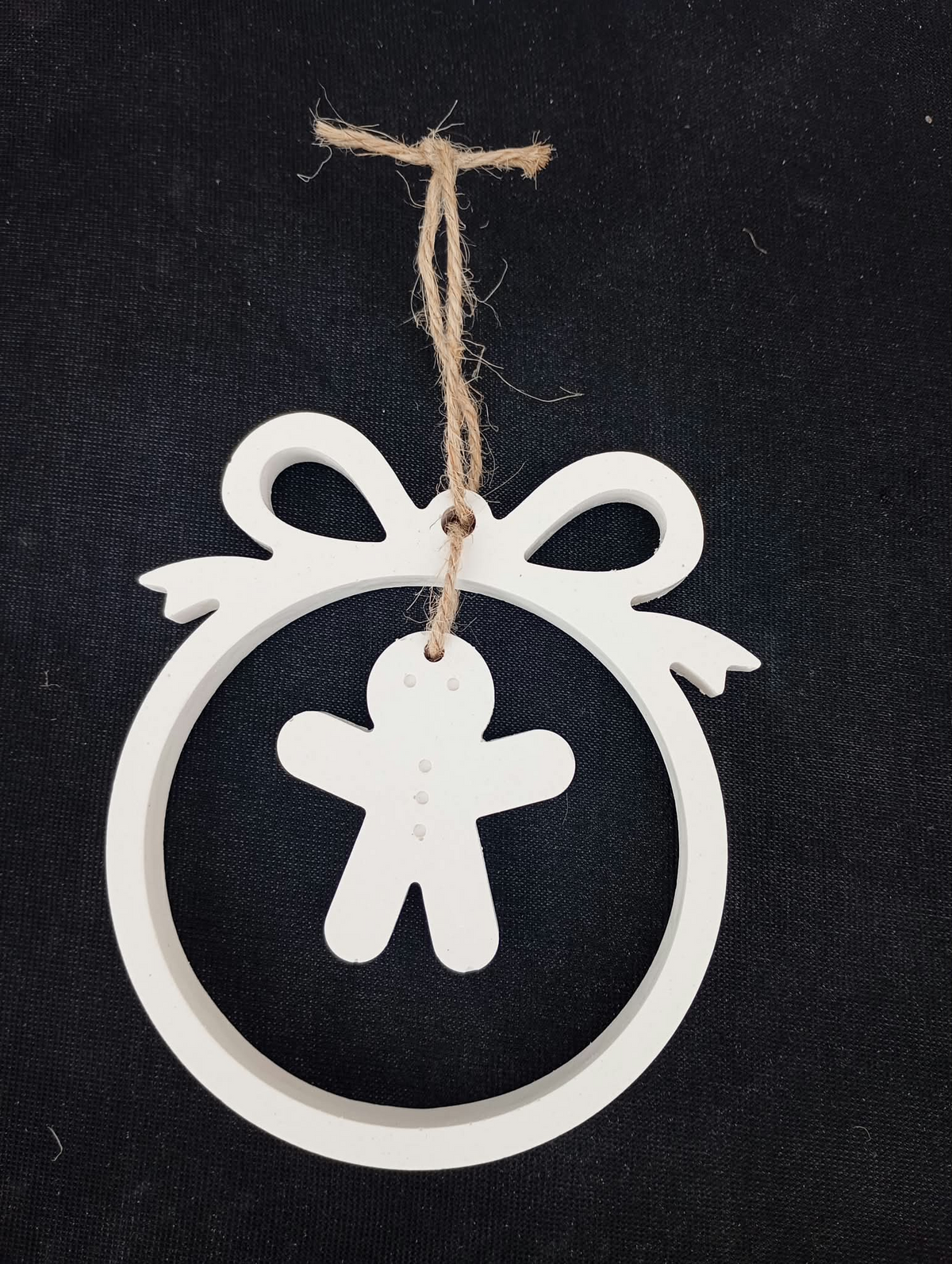 Décoration ronde de Noël bonhomme pain d’épices en plâtre à peindre avec ficelle