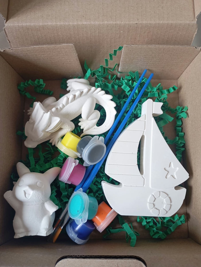 Kit découverte CréaFamilia avec dragon, Pikachu, grand voilier, peintures et pinceaux